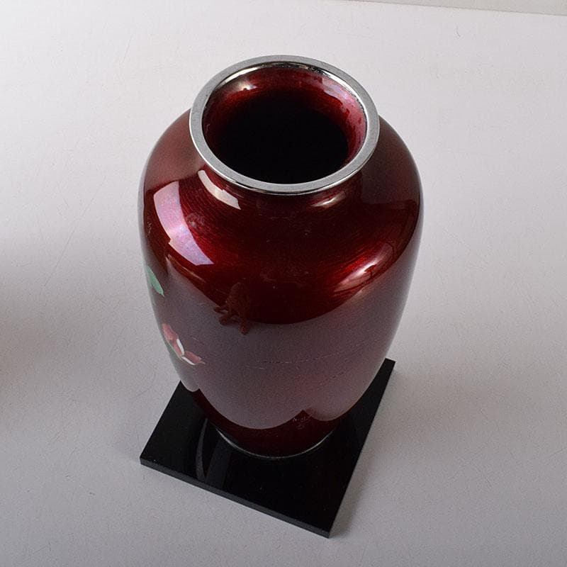 七宝焼　安藤七宝店造　赤透　薔薇文　花瓶　共箱　7891C