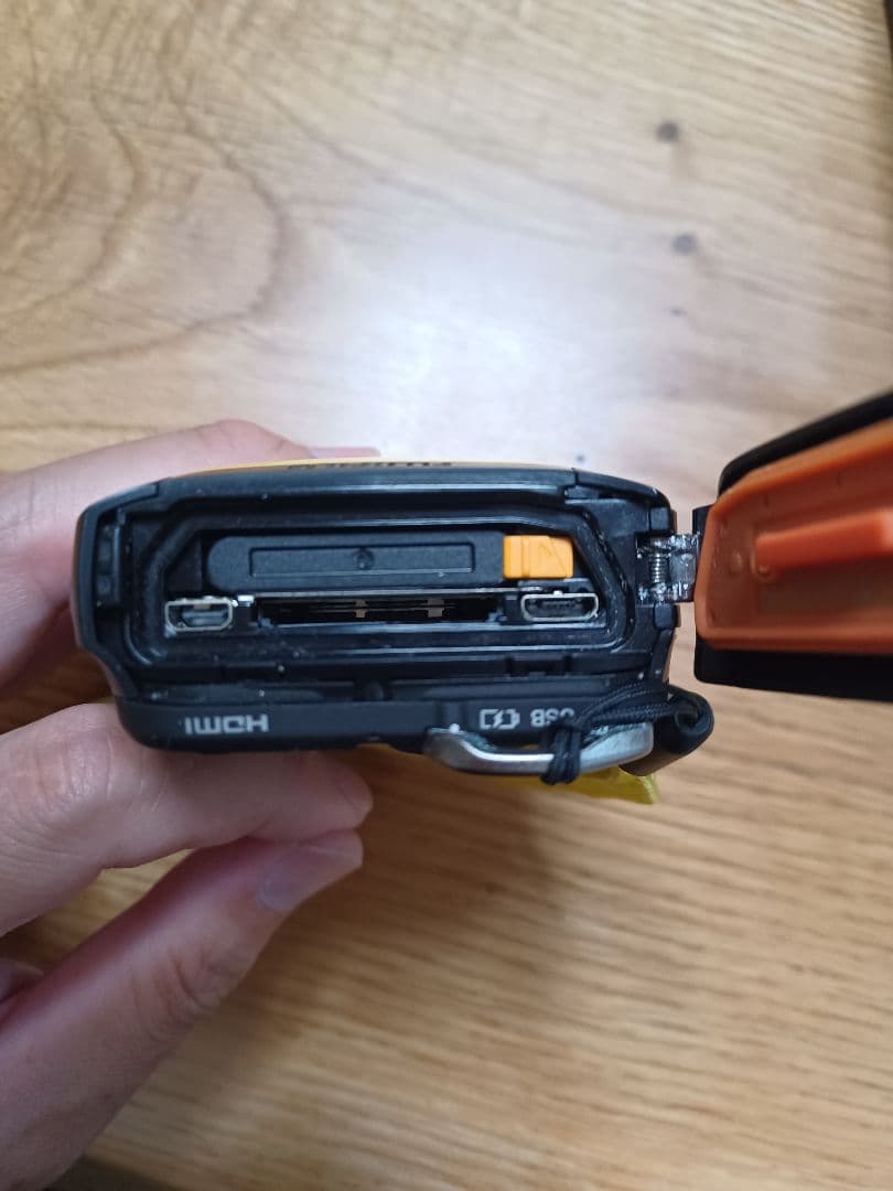 FUJIFILM FINEPIX XP130 イエロー 水中カメラ　防水　美品