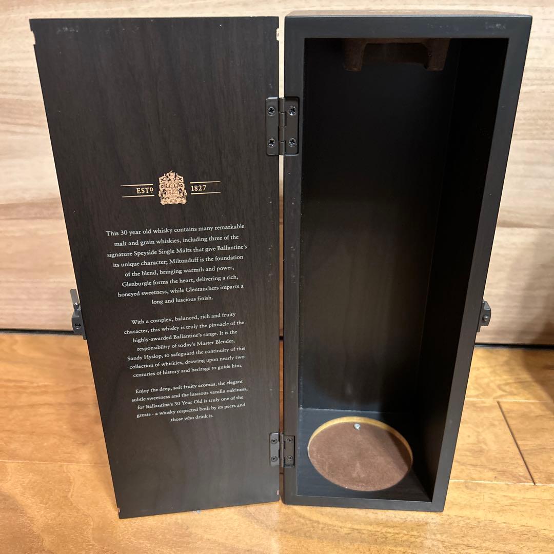【新品未開封】バランタイン 30年 700ml 木箱入り