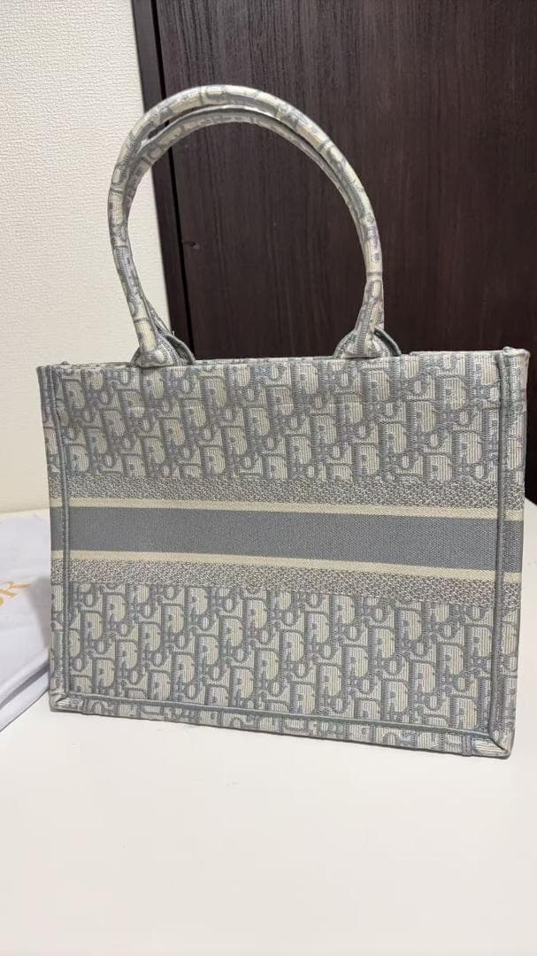 壁掛け式金属ラック