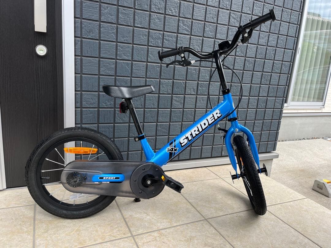 STRIDER ストライダー　14× ブルー　ペダル、スタンド付き