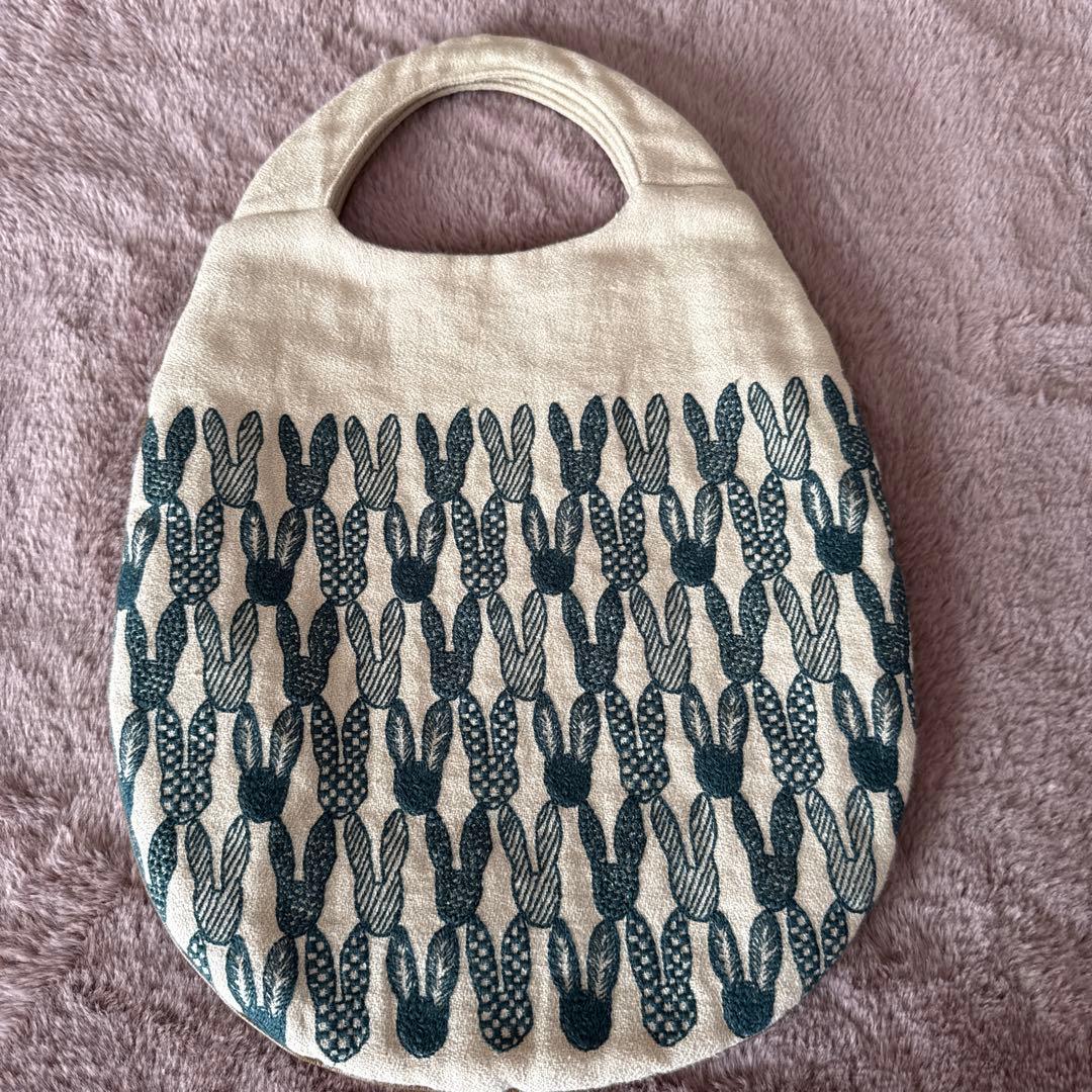 ミナベルホネンpomppiaエッグバッグ