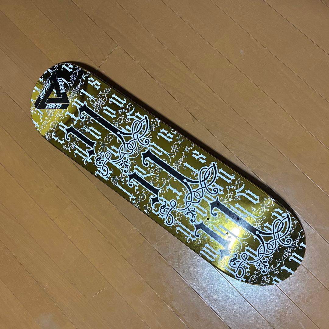 PALACE パレス　スケボー