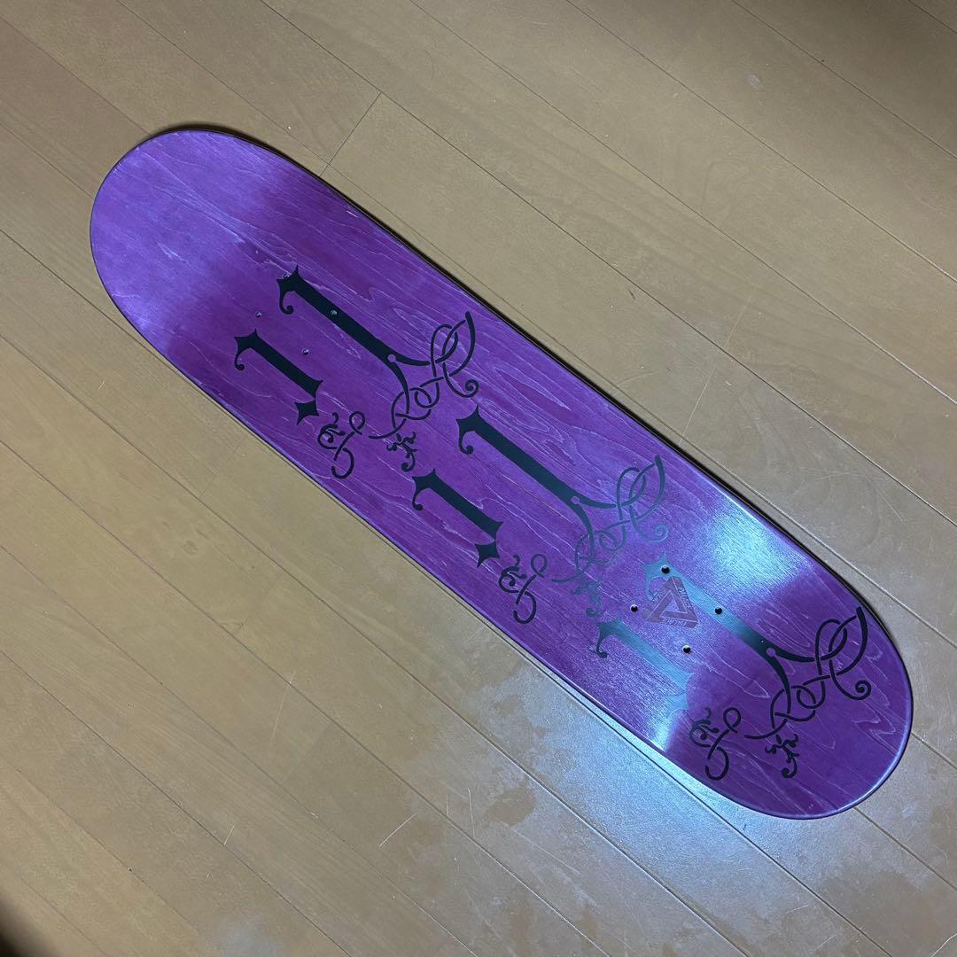 PALACE パレス　スケボー