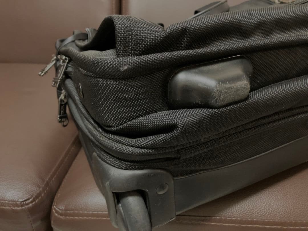 TUMI ブラック キャリーケース 261040D4