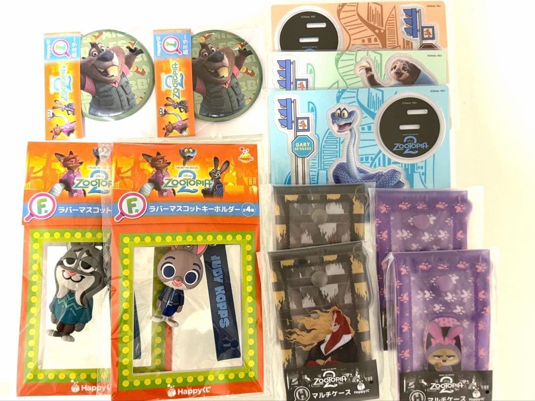 Zootopia 2 ポスターフィギュアとおまけセット。