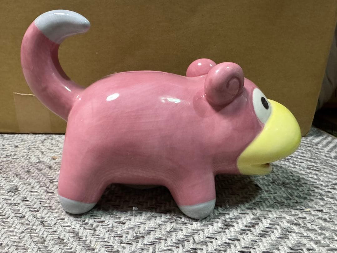 ポケモンセンター限定　ヤドン貯金箱