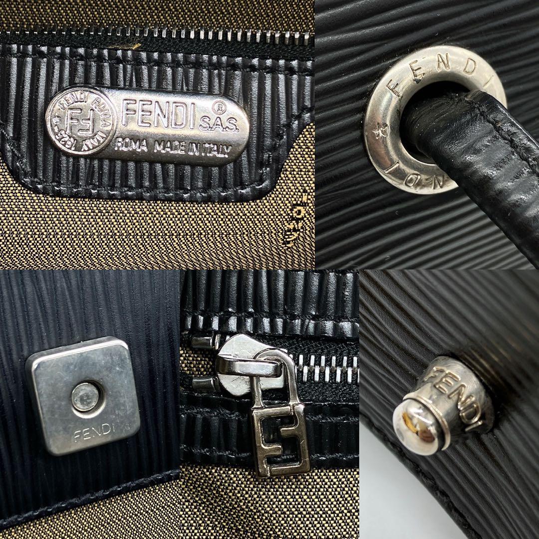 【FENDI】ショルダートートバッグ　ロゴ型押し　レザー　ブラック　A4