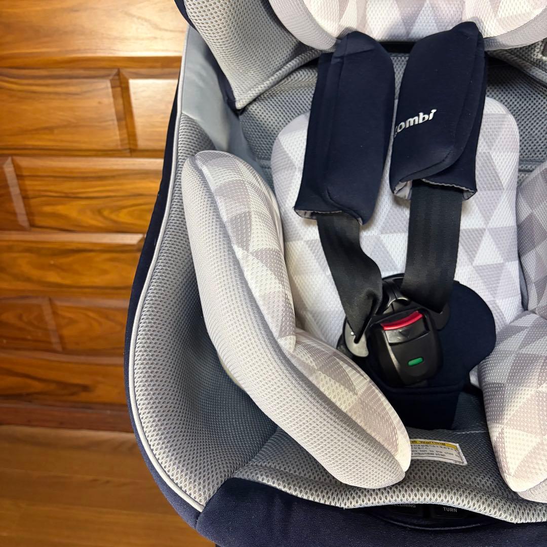 超美品 コンビ　クルムーヴ スマート ISOFIX JN-570 ネイビー