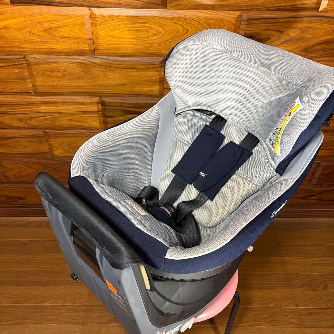 超美品 コンビ　クルムーヴ スマート ISOFIX JN-570 ネイビー