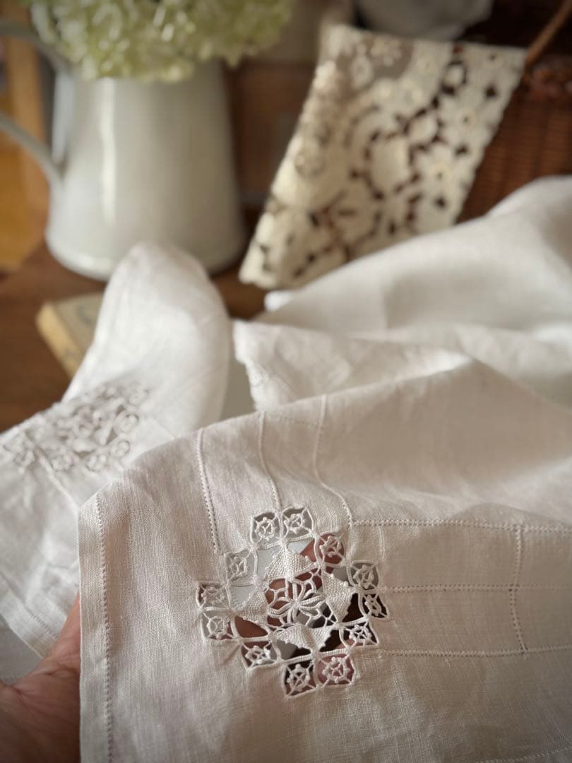 フランスアンティークஐ⋆*ホワイトリネンの素敵な刺繍クロスஐ⋆*
