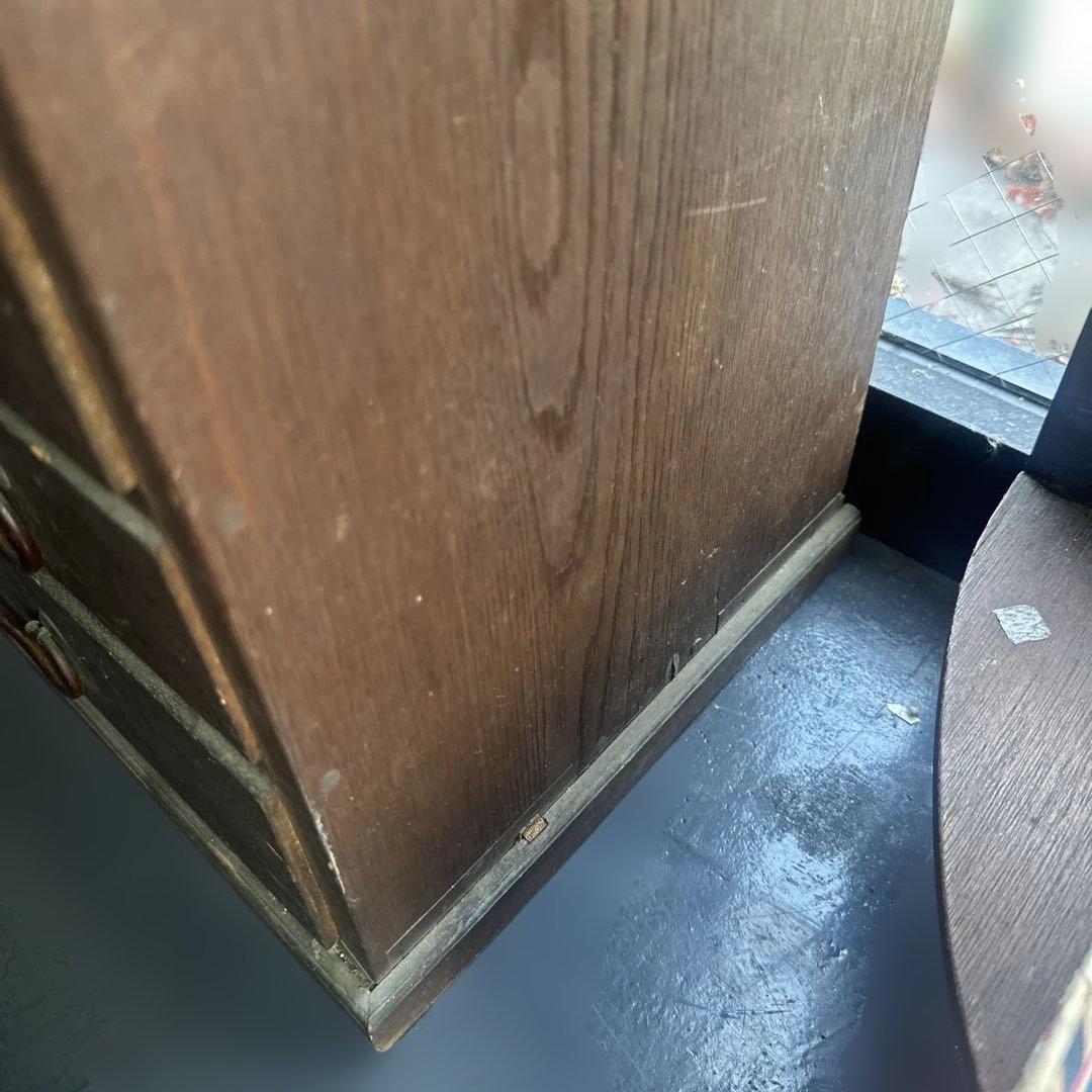 ヴィンテージ　味のある小さめの古い木製タンス 引き出し多数