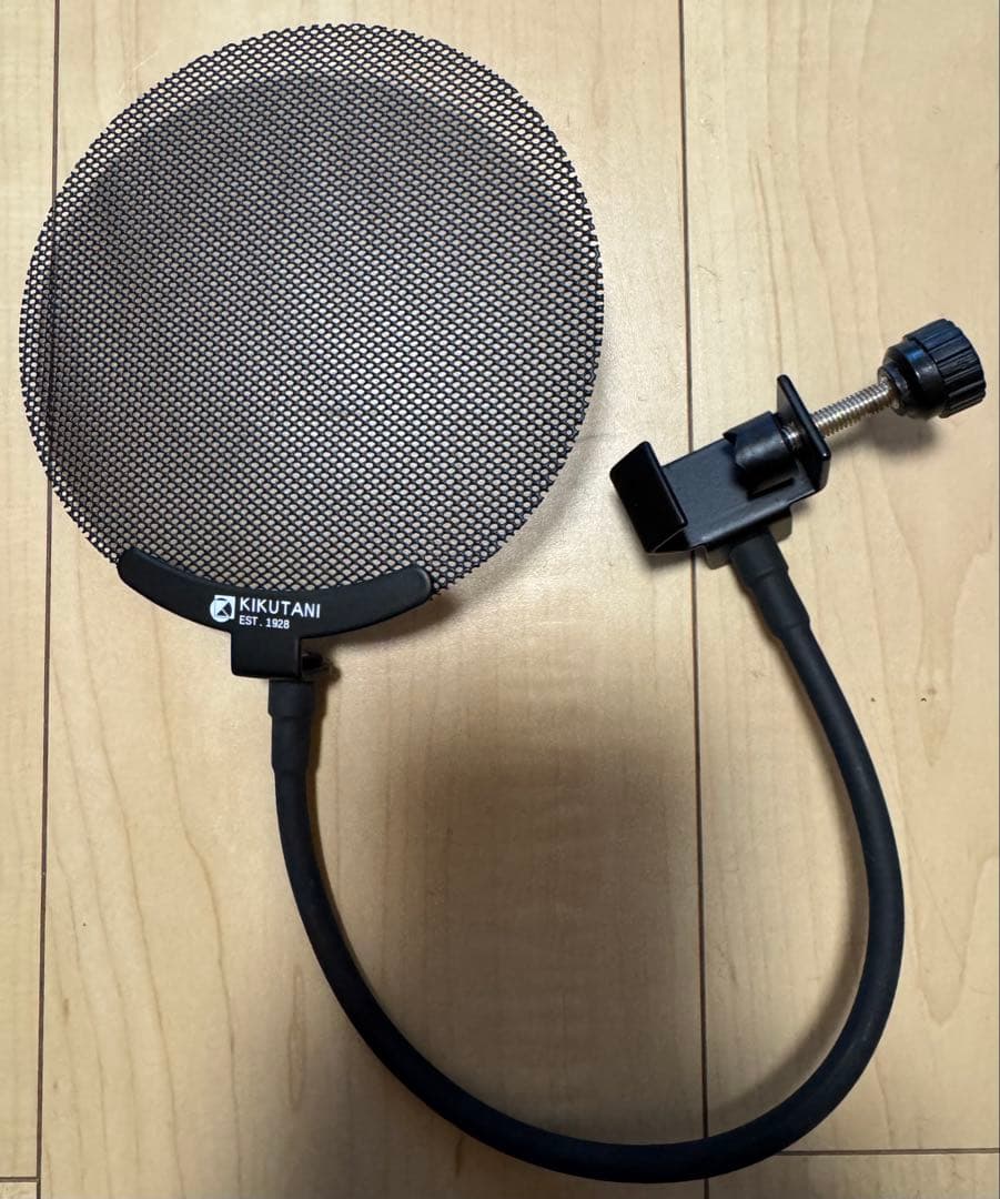 AKG C214 コンデンサーマイク／ケーブル、ポップガード付き