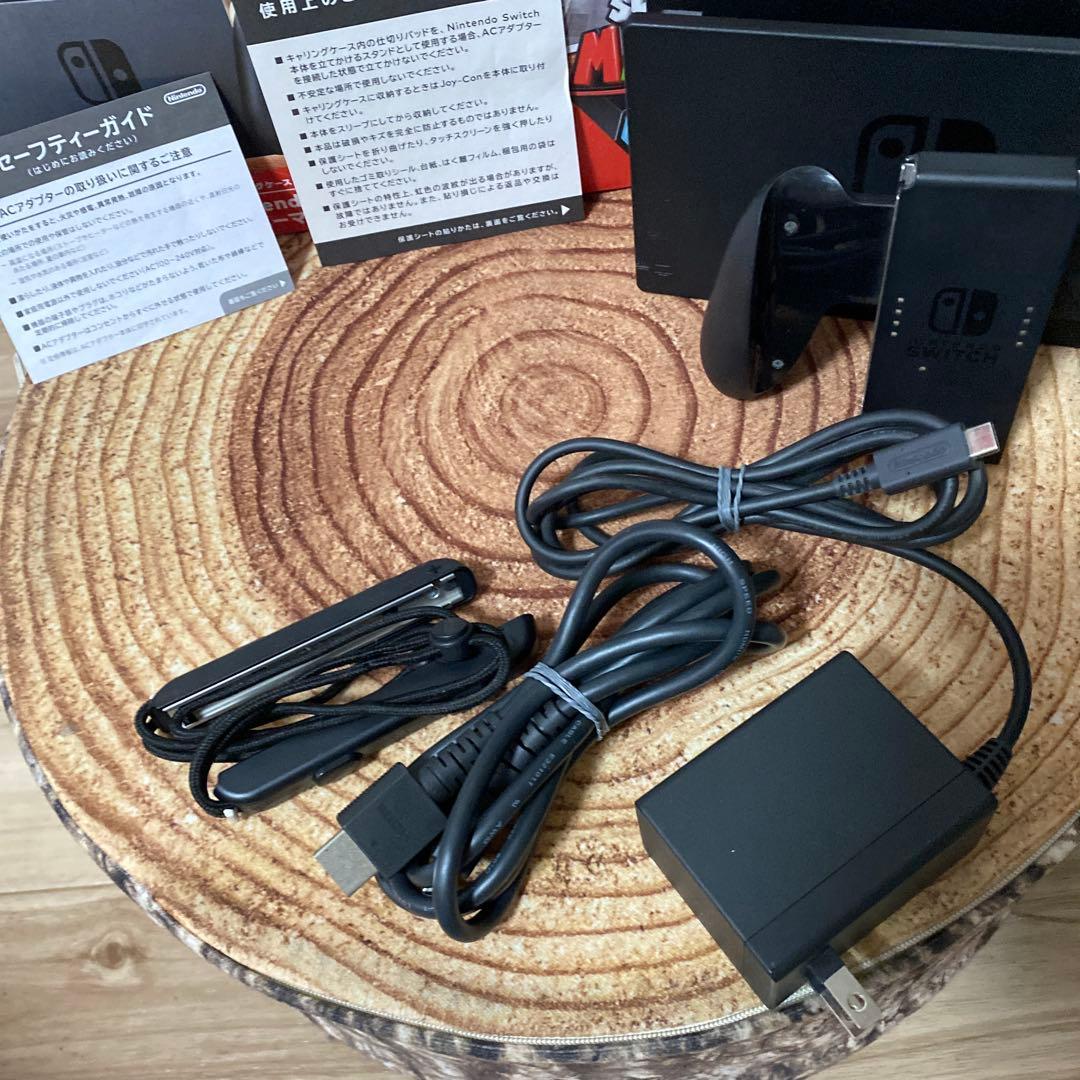 Nintendo Switch ニンテンドースイッチ本体　マリオカラー