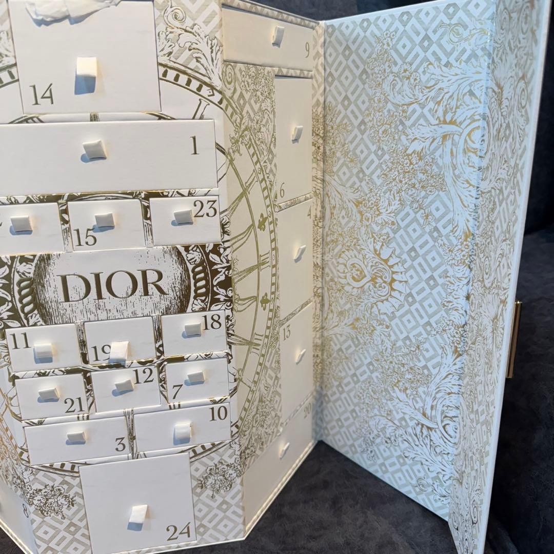 新品　ディオール Dior アドベントカレンダー　コスメ　2024