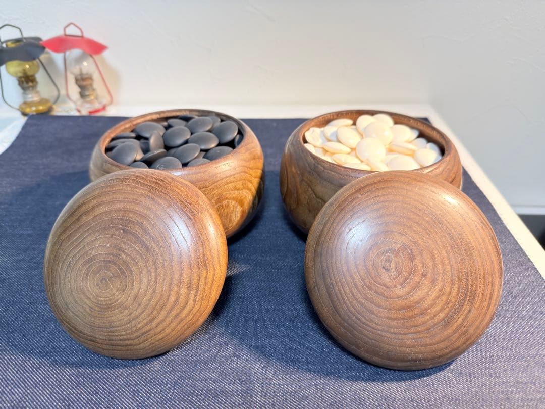 高級 蛤碁石 那智黒石 32号(厚さ9mm) 白177個 黒174個 木製碁笥