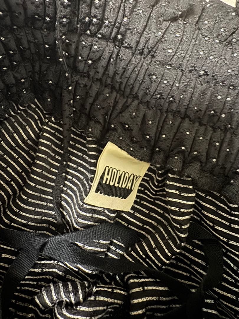 HOLIDAYラッフルストラップキュロットパンツ