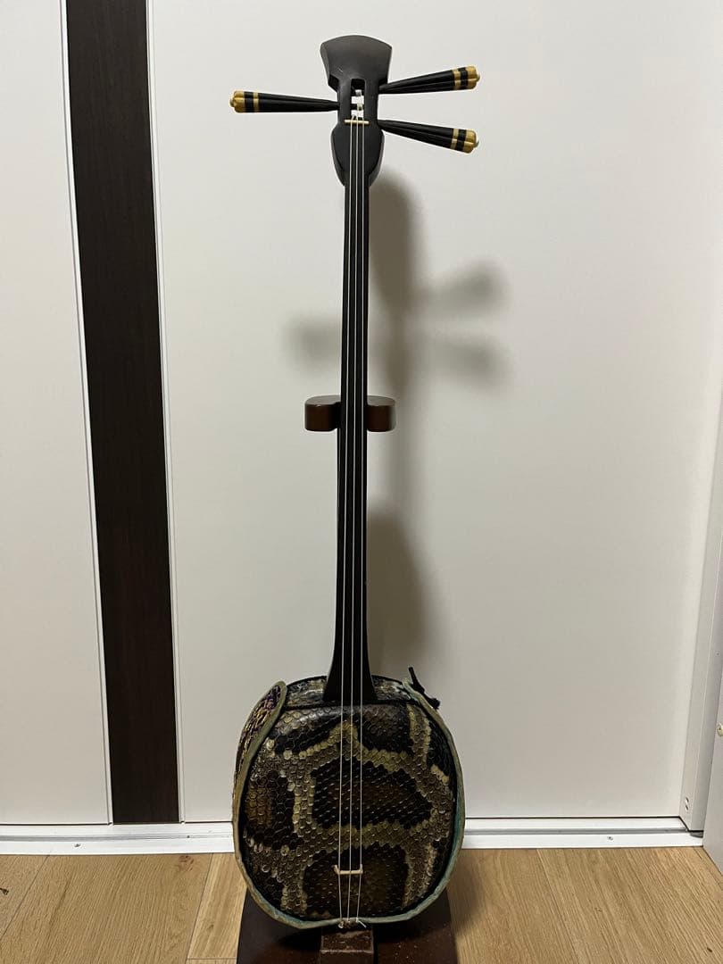 沖縄三線　昔真壁型　測った写真アップしました。