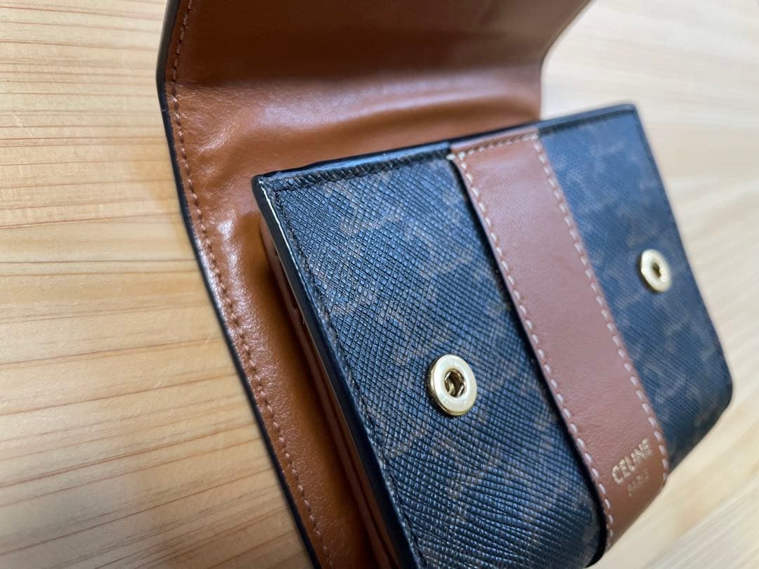セリーヌ財布　トリンオフキャンバス&ラムスキン
