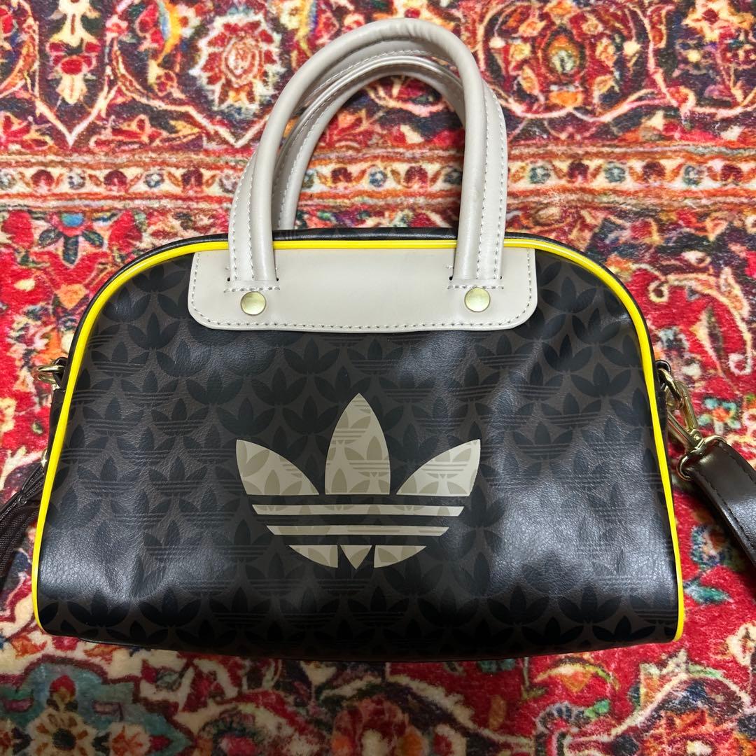 【大人気　日本完売品　新品】adidasミニボウリングバッグ モノグラム