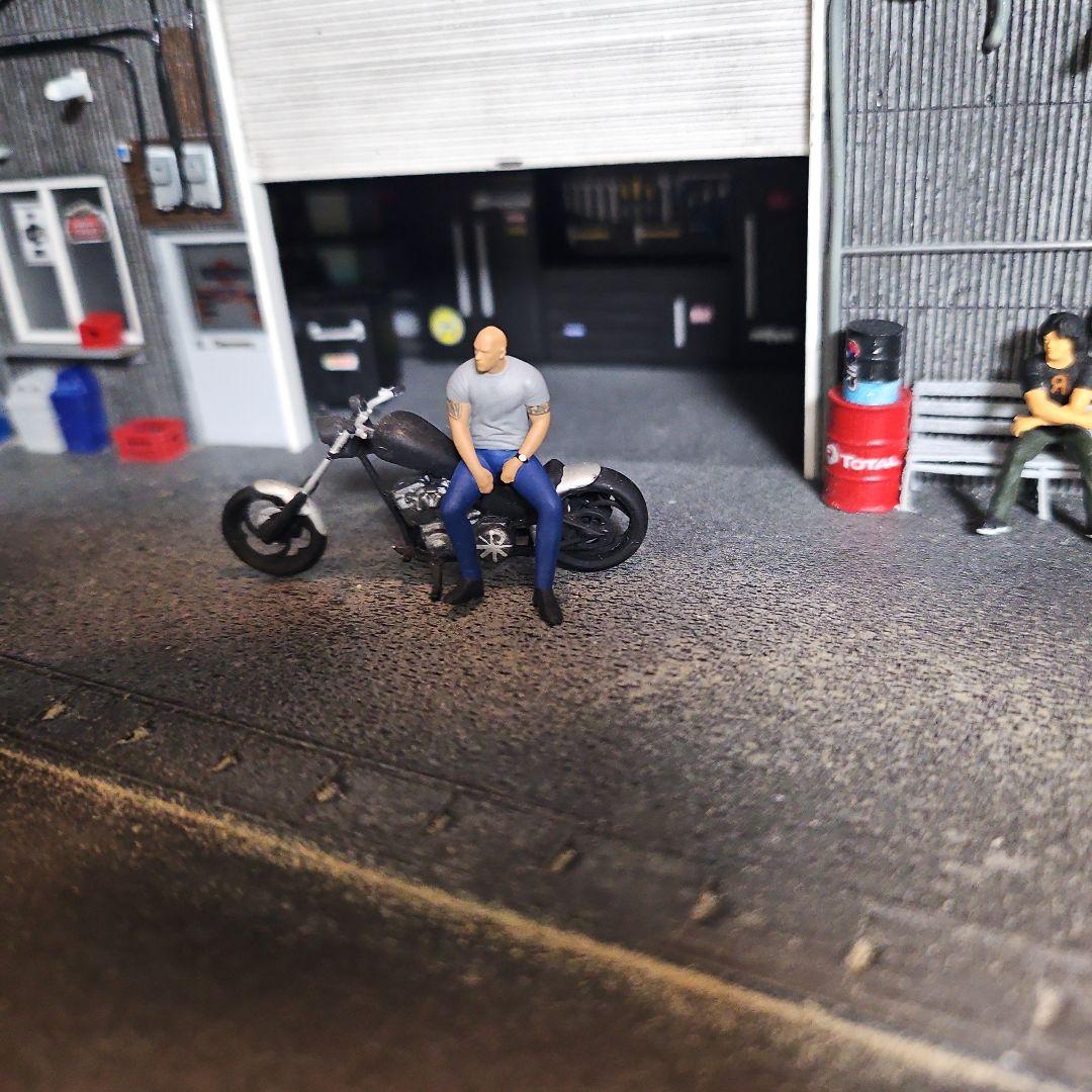 1/64 フィギュア (バイク付)