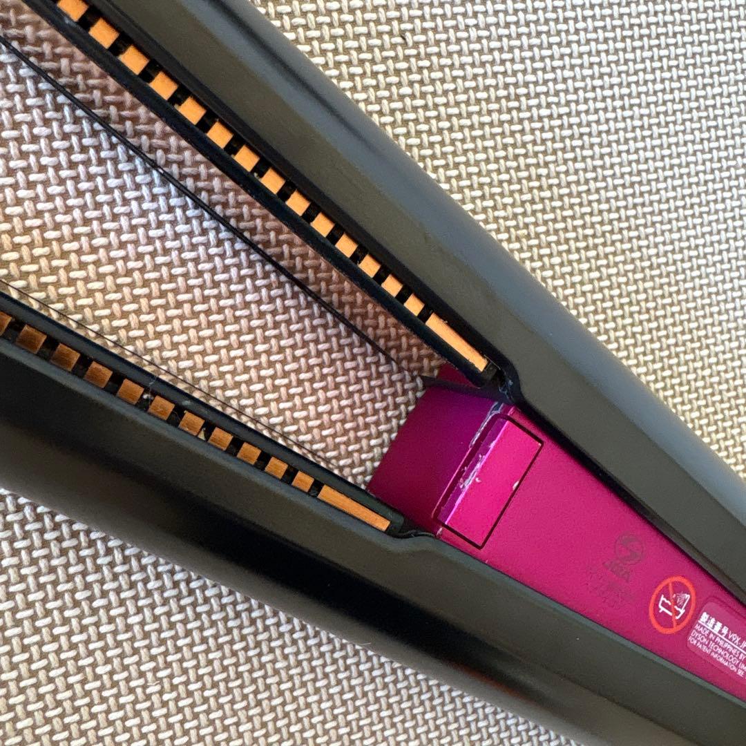 値下げ！箱付き　Dyson ストレートヘアアイロン