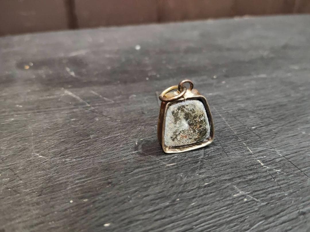 タイのお守り　プラピッター　魔除け　災難除け（小）