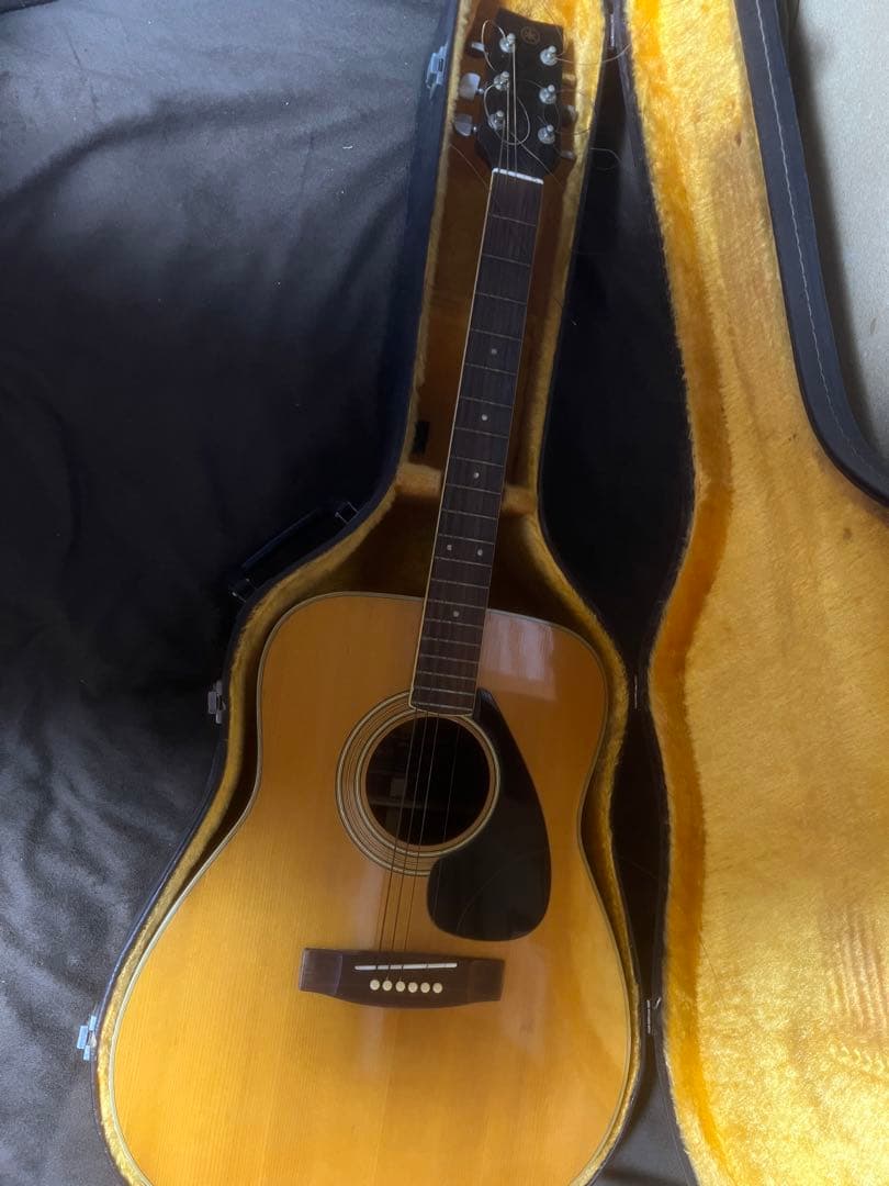 ヤマハ　ＦＧ３００J 　１９７４年　黒ラベル 　ケース付