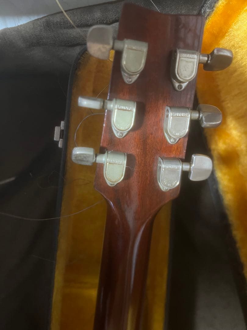 ヤマハ　ＦＧ３００J 　１９７４年　黒ラベル 　ケース付