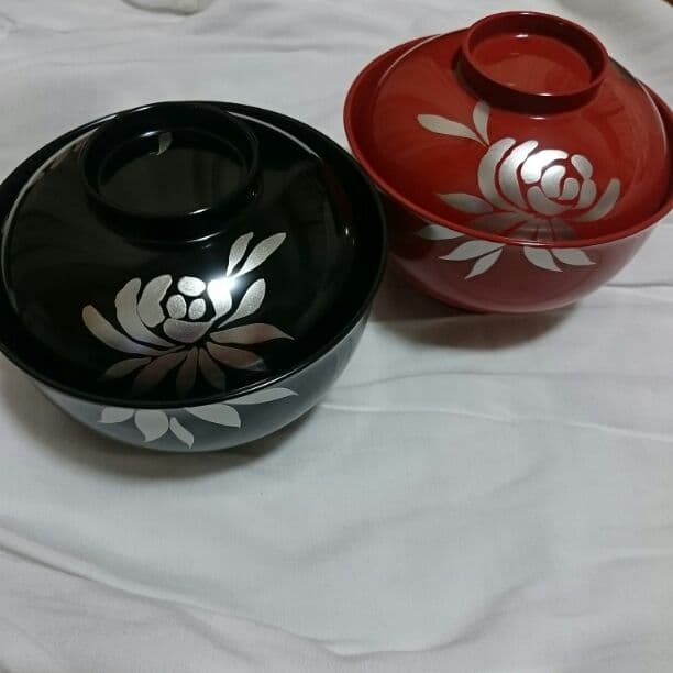 漆塗り 蓋付きお椀セット