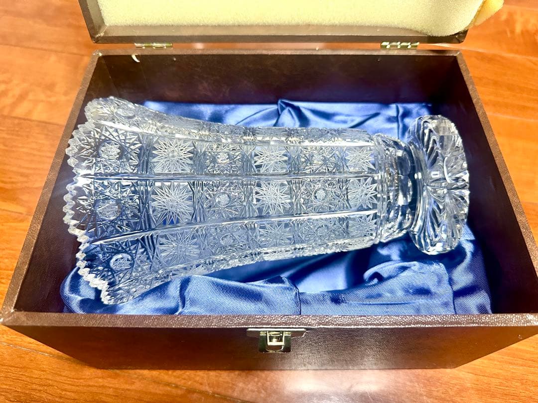 【新品・未使用】BOHEMIAガラス 花瓶 木製ボックス付き