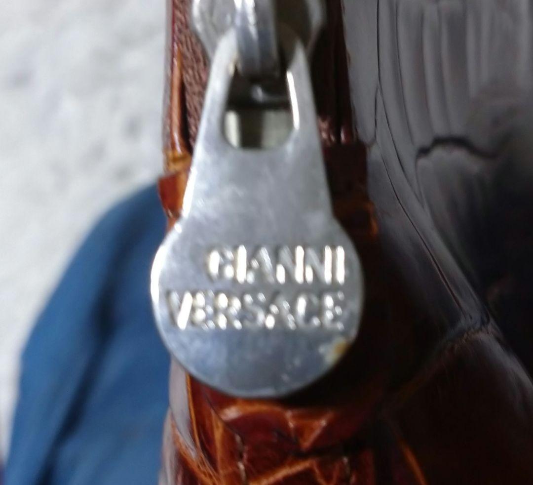 ジャンニ・ヴェルサーチ 型押 バンド、ショルダーバッグ 斜掛け