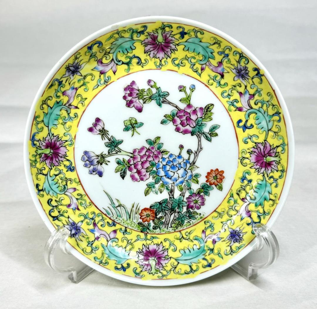 「大清乾隆年制」銘 粉彩花蝶文皿 ウブ品 骨董 古玩茶器 中国古玩WWTT019