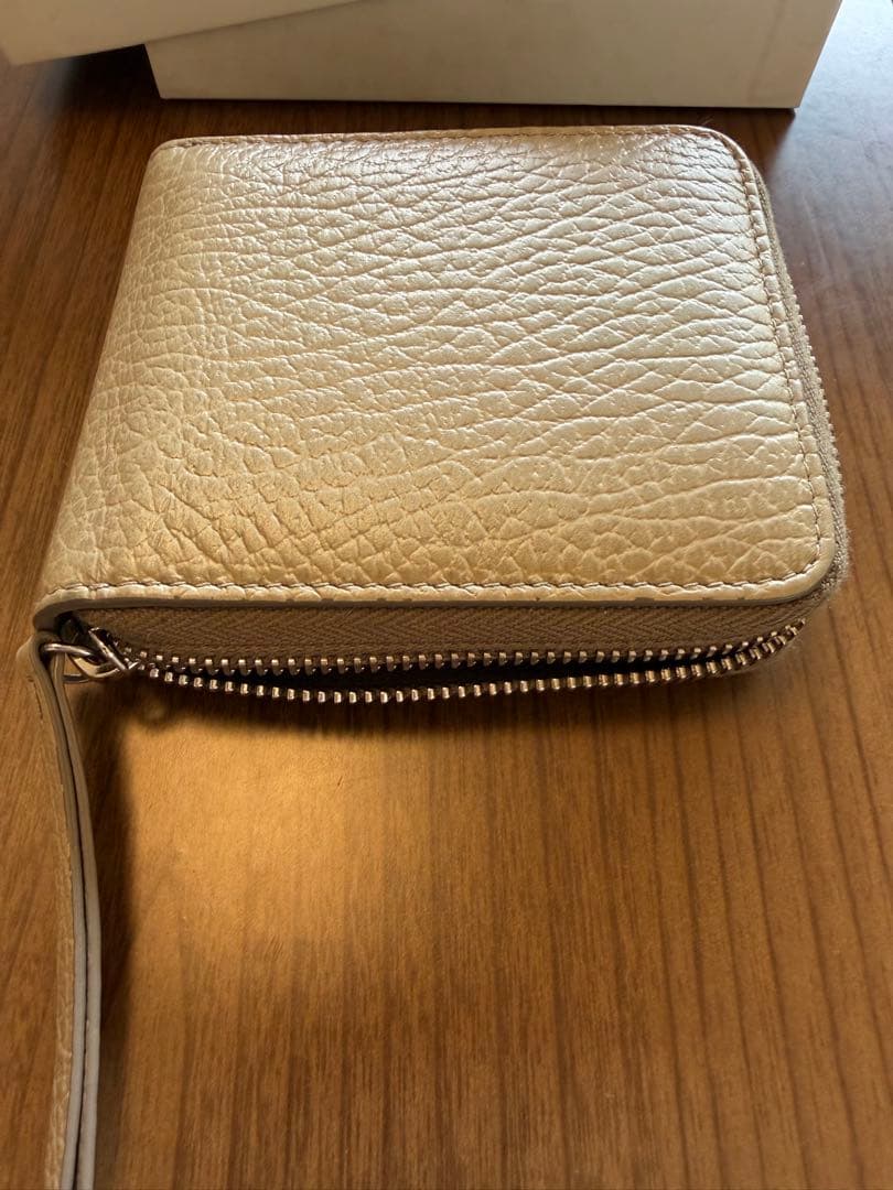 メゾンマルジェラ2つ折り財布