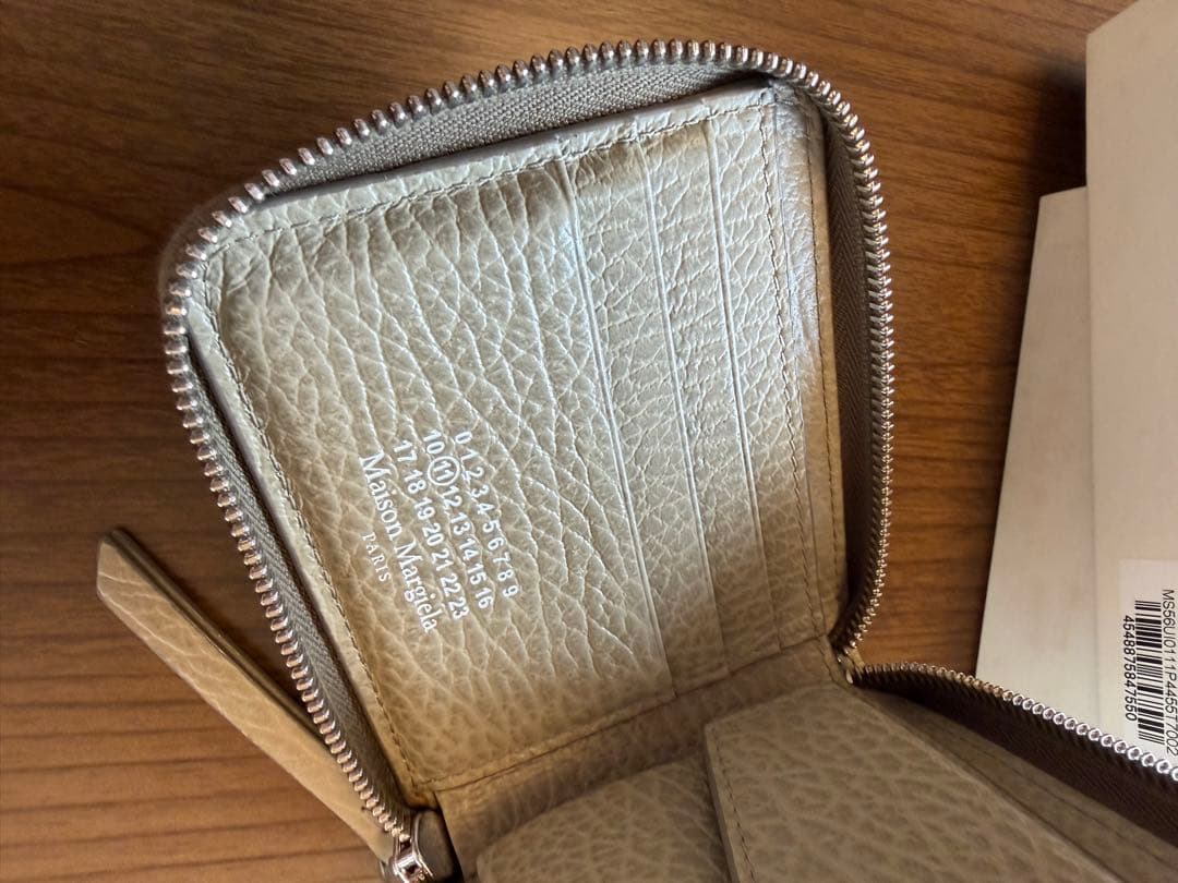 メゾンマルジェラ2つ折り財布