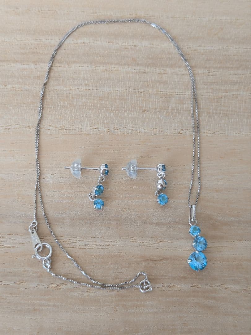 ブルートパーズ K18WGペンダント K14WGピアス セット