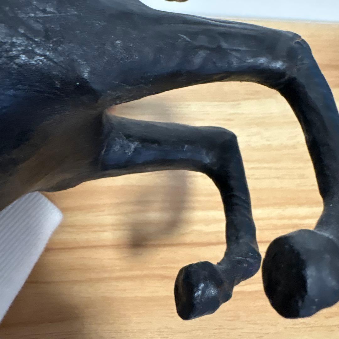 ヴィンテージ　革の黒い馬
