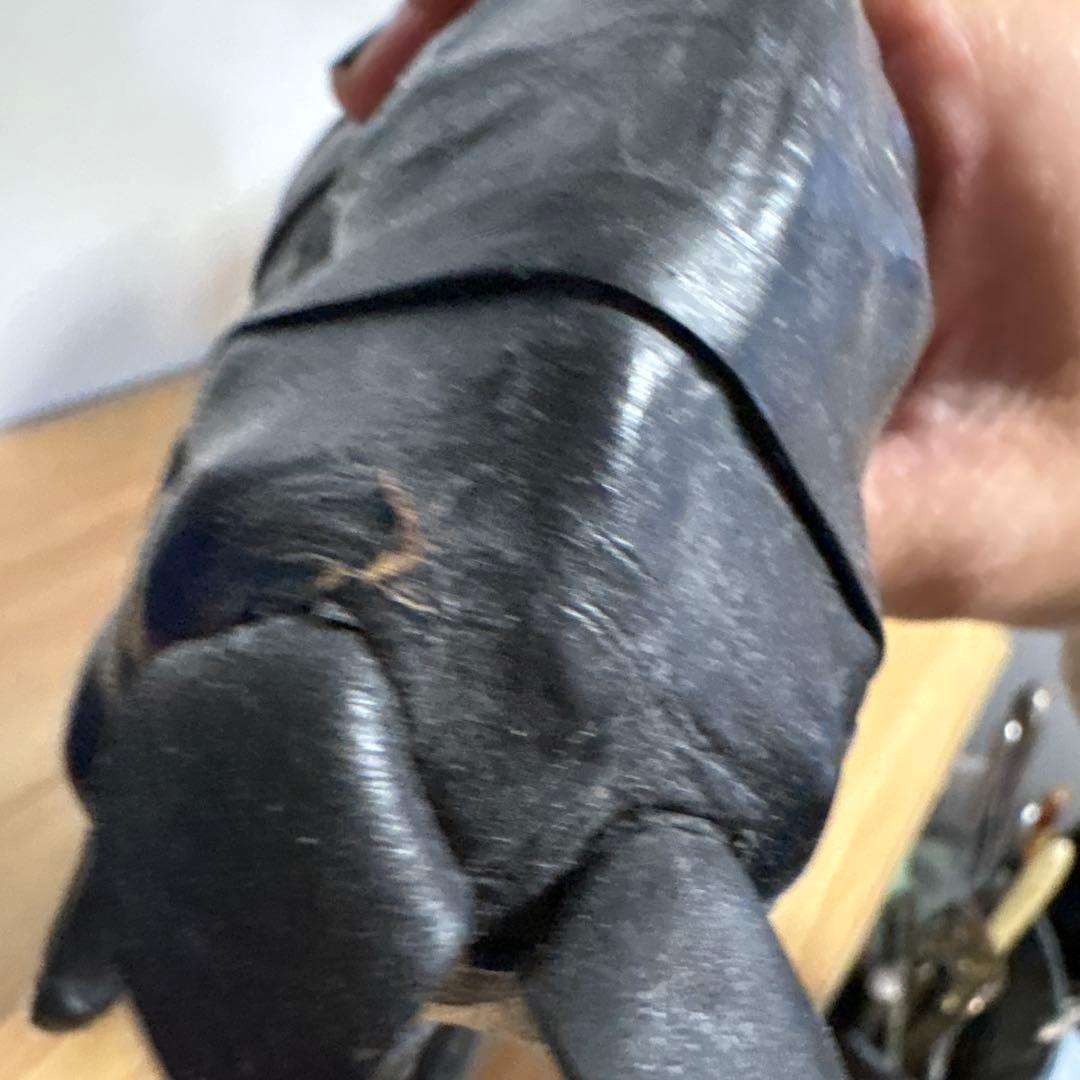 ヴィンテージ　革の黒い馬