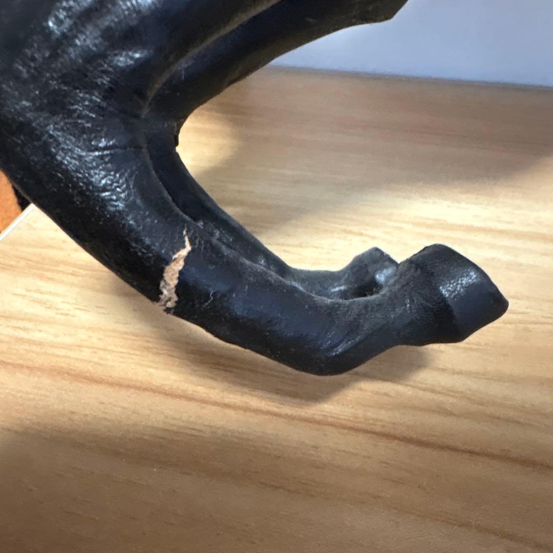 ヴィンテージ　革の黒い馬