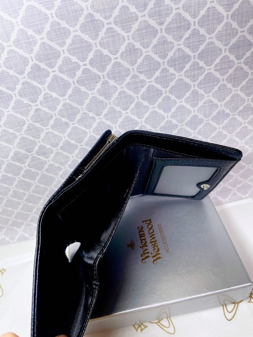 【最新✨️ショッパー付】新品 ヴィヴィアン・ウエストウッド　三折り財布 ブラック