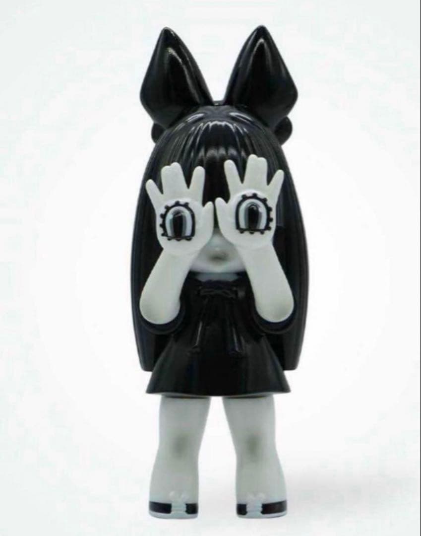 GRAPE BRAIN SNKRDUNK 手の目少女 にぎるちゃん ソフビ　新品