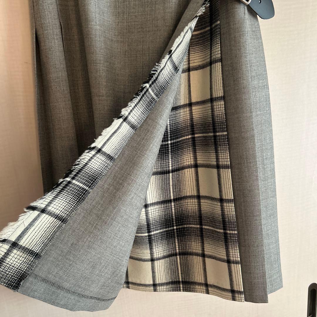 【値下げしました】オニールオブダブリン　グレー サイドスリット プリーツスカート