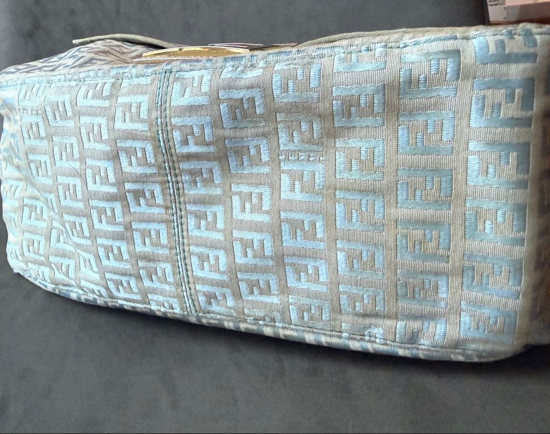 【レアカラー】FENDI ズッカ柄マンマバケット ワンショルダーバッグ