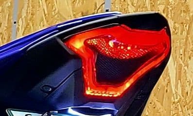 中古　TST製　 YZF R25 R3用テールランプウィンカー一体型　スモーク