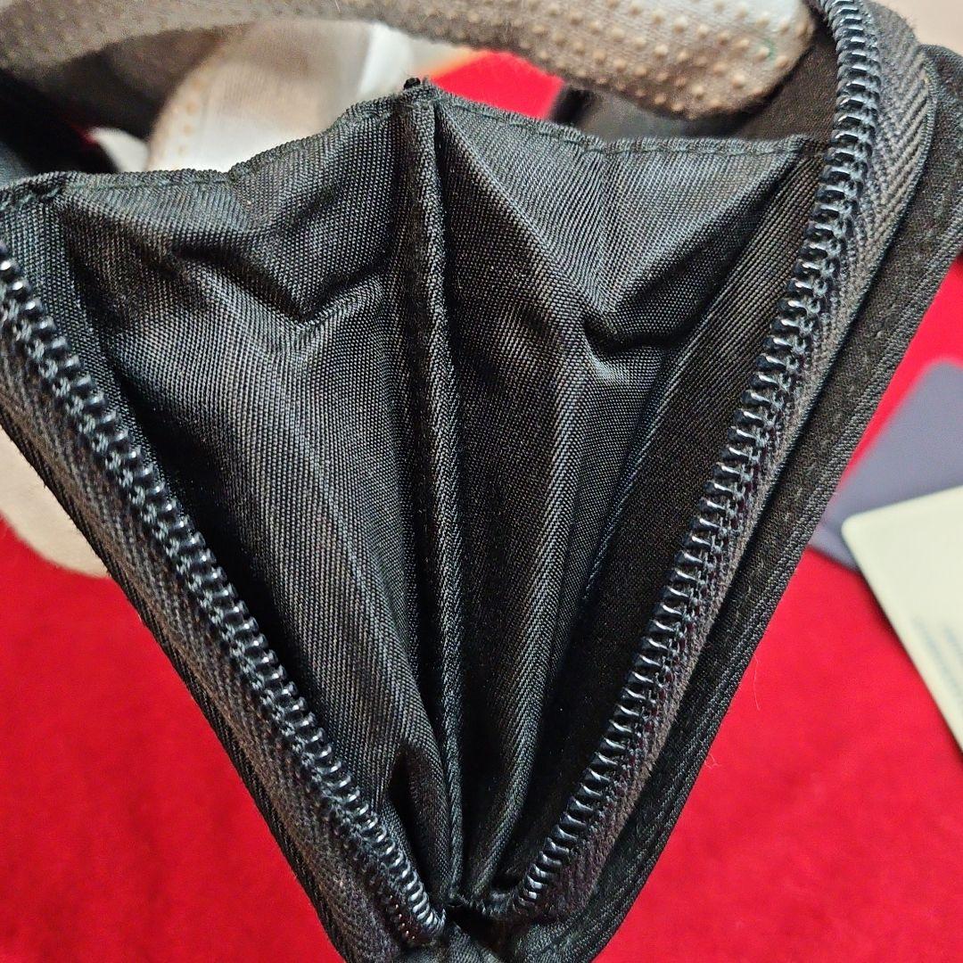 PRADA プラダ 二つ折り財布 ステートナイロン 三角ロゴ ラウンドファスナー