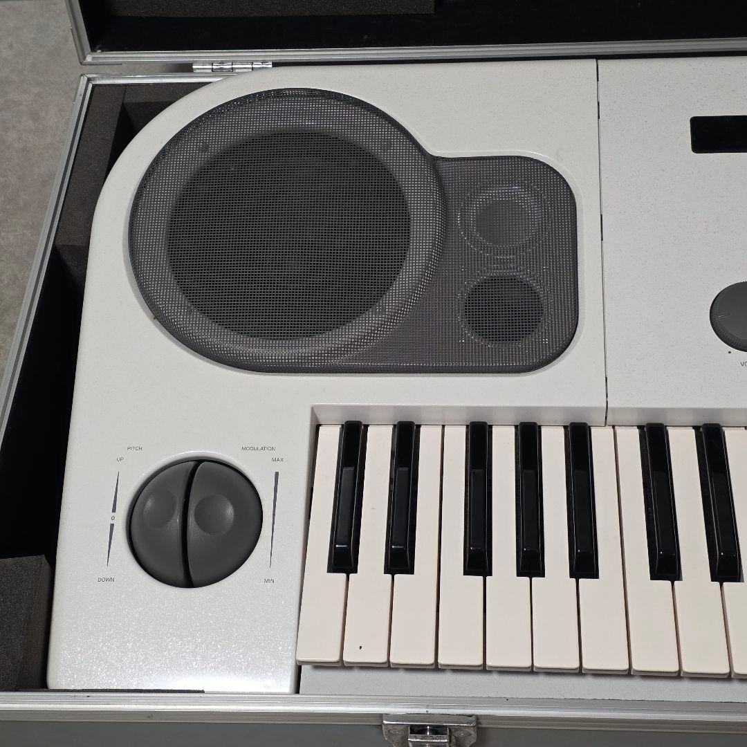 YAMAHA EOS B700 ハードケース付 ヤマハ シンセサイザー 小室哲哉