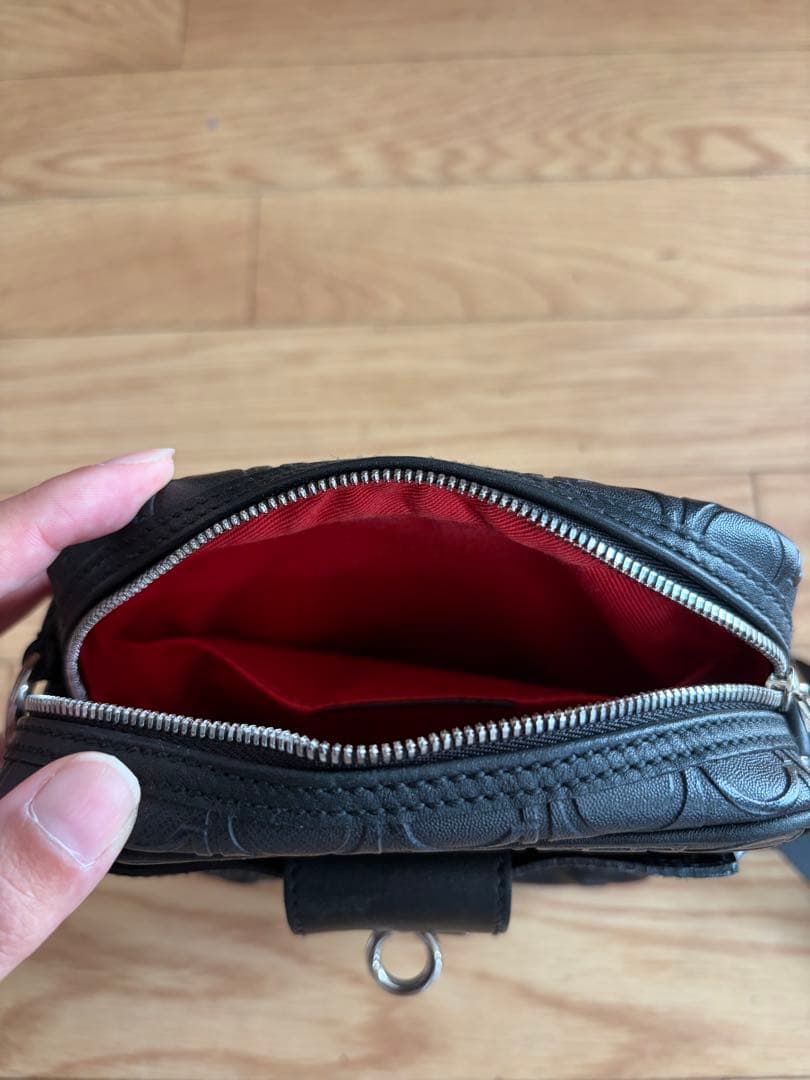 フェラガモ ショルダーバッグ ガンチーニ ブラック