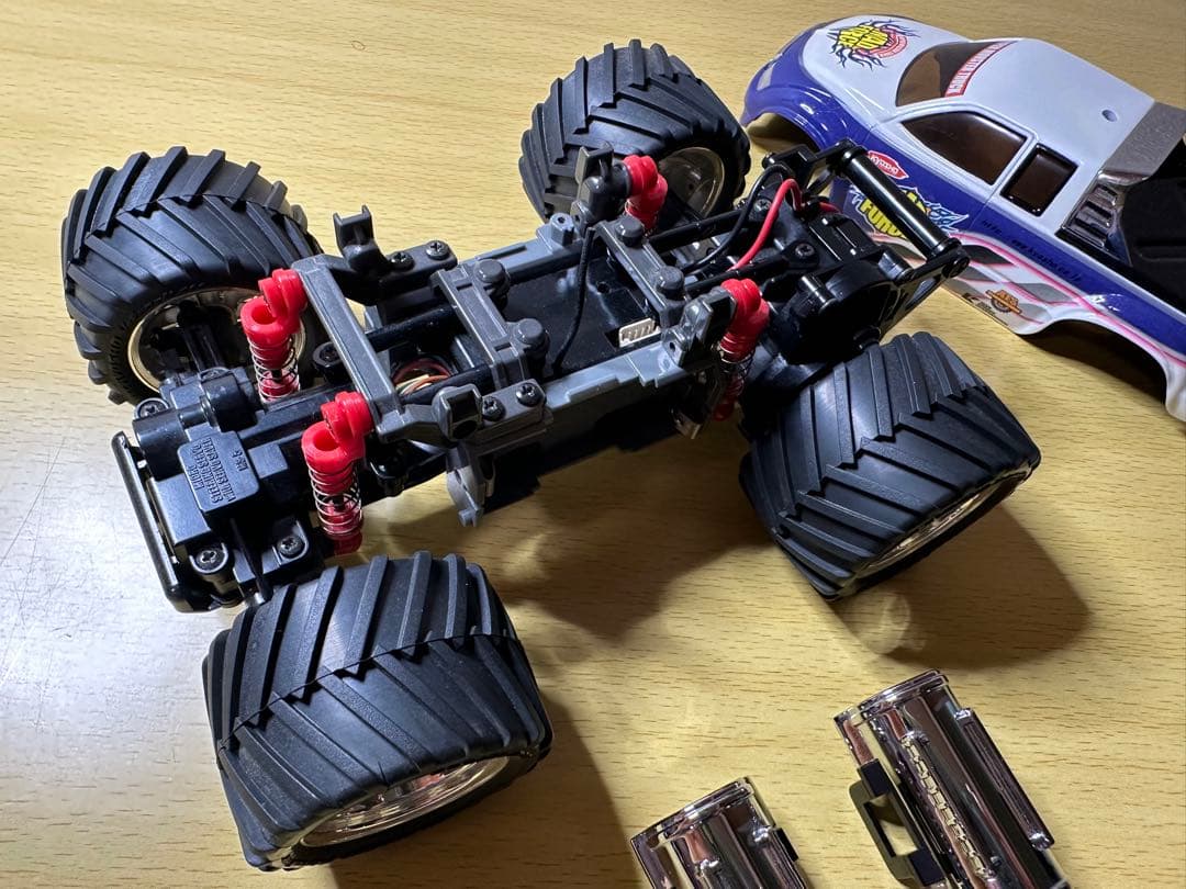 京商　ミニッツ モンスター マッドフォース プロポセット 2.4GHzに交換済