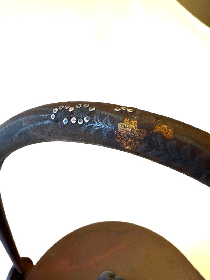 南部鉄瓶 金象嵌取手 意外に可愛いぐるぐる渦巻き文様 茶道具 明治〜昭和初期