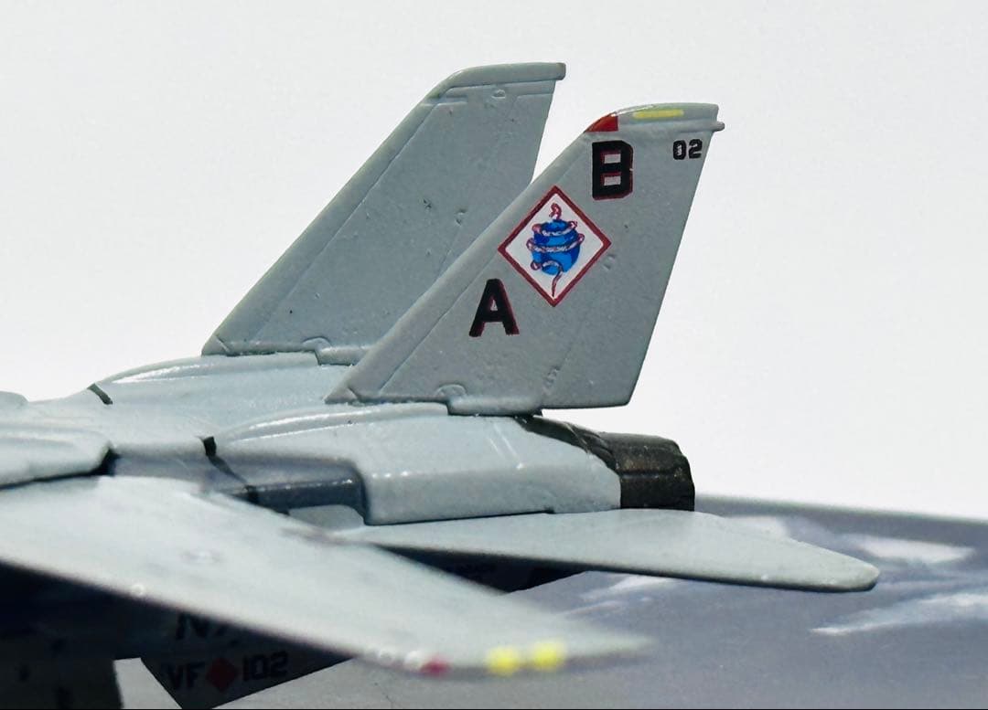 航空機・ヘリコプター GULLIVER 1/200 F-14 TOMCAT VF-102